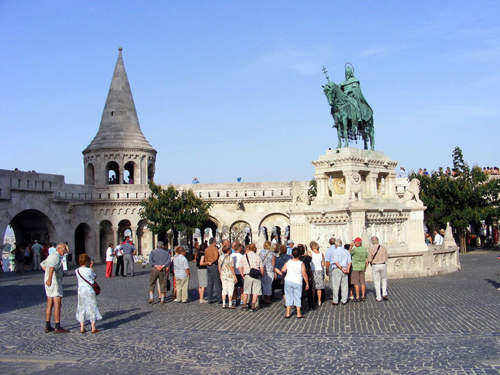 Ideal City Tour and Evening Danube Cruise