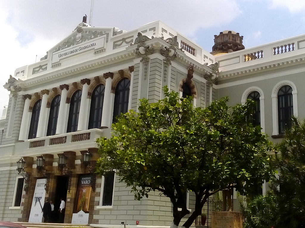 Museum day at la Perla Tapatia