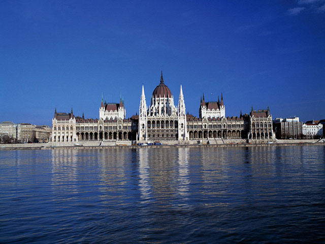 Grand City Tour: Budapest Sightseeing Bus Tour