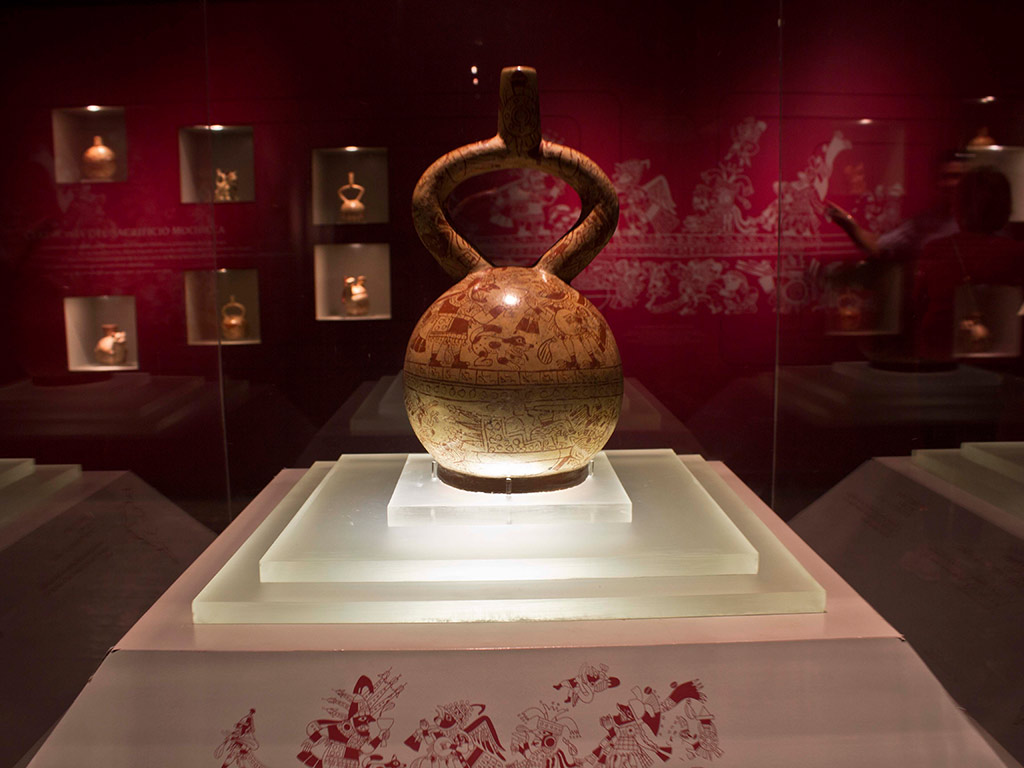 Half day Pachacamac and Larco museum tour