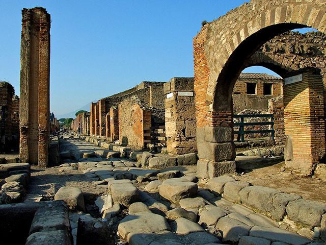Pompeii Half Day Group Tour