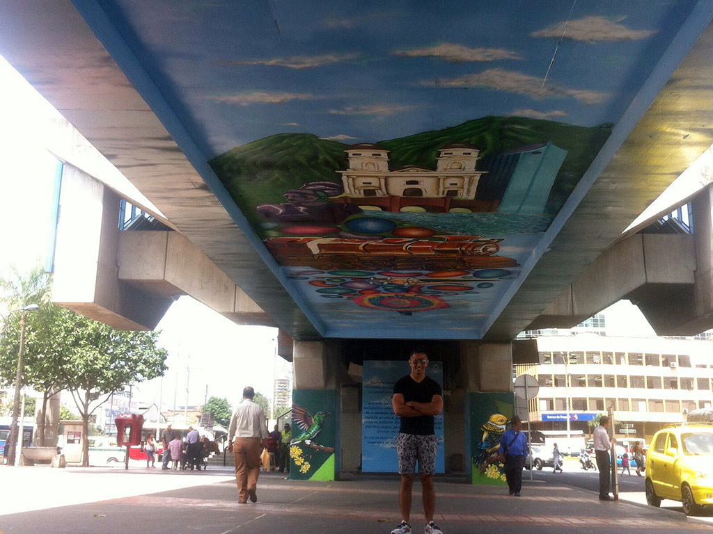 Medellin Graffiti Experience and Comuna 13 Tour