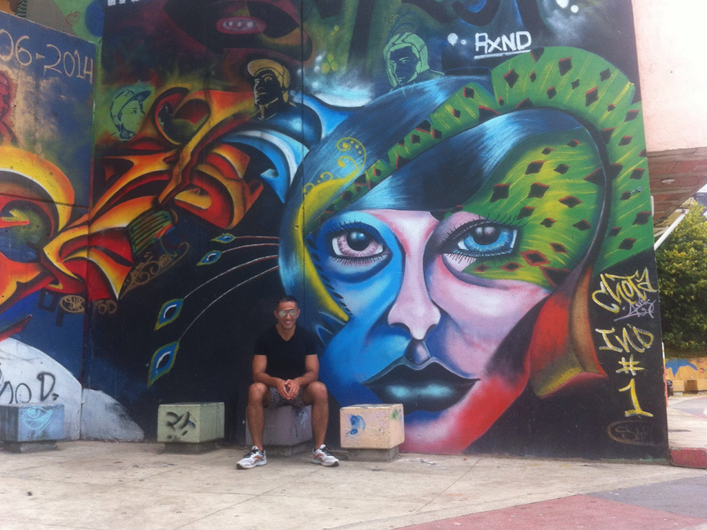 Medellin Graffiti Experience and Comuna 13 Tour