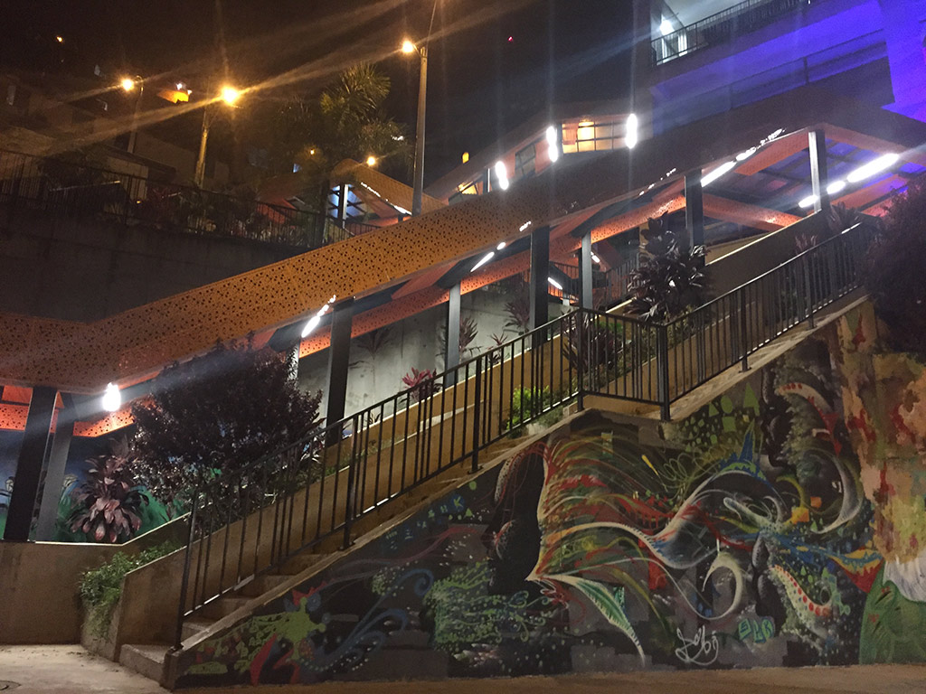 Medellin Graffiti Experience and Comuna 13 Tour