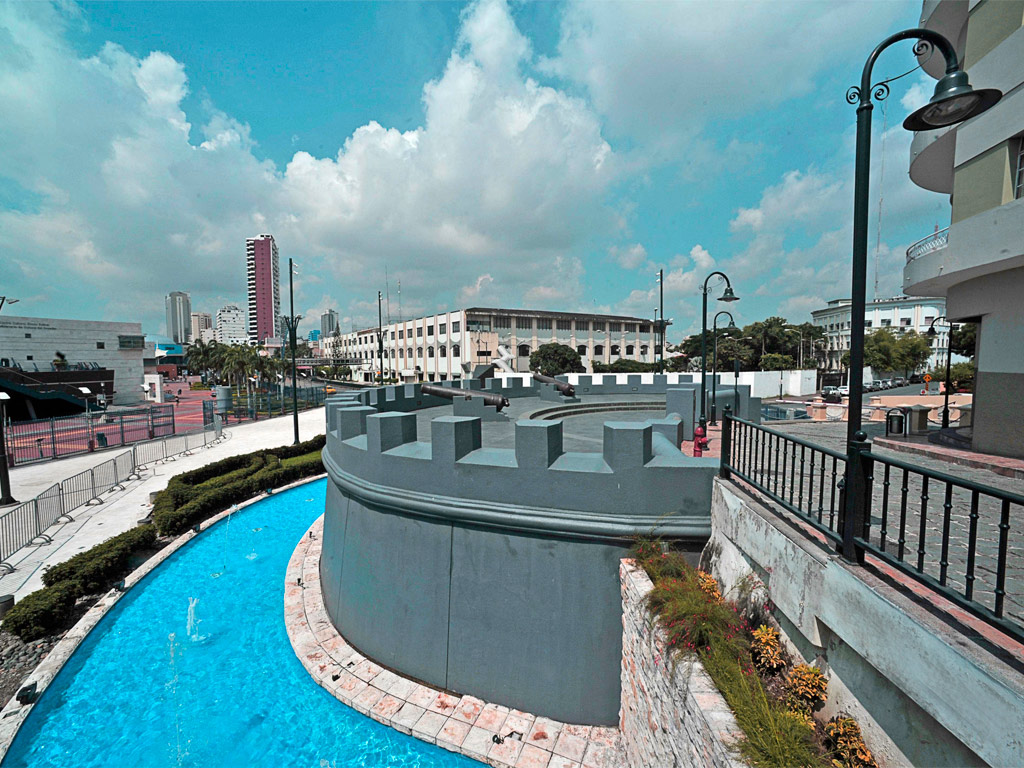 Panoramic City Tour and Lighthouse Stairway - Guayaquil