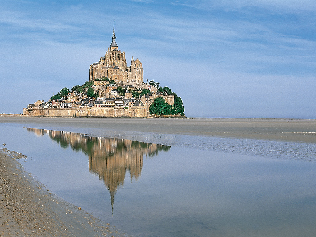 2 Days / 1 Night: Trip to Mont Saint Michel and Loire Valley Castles