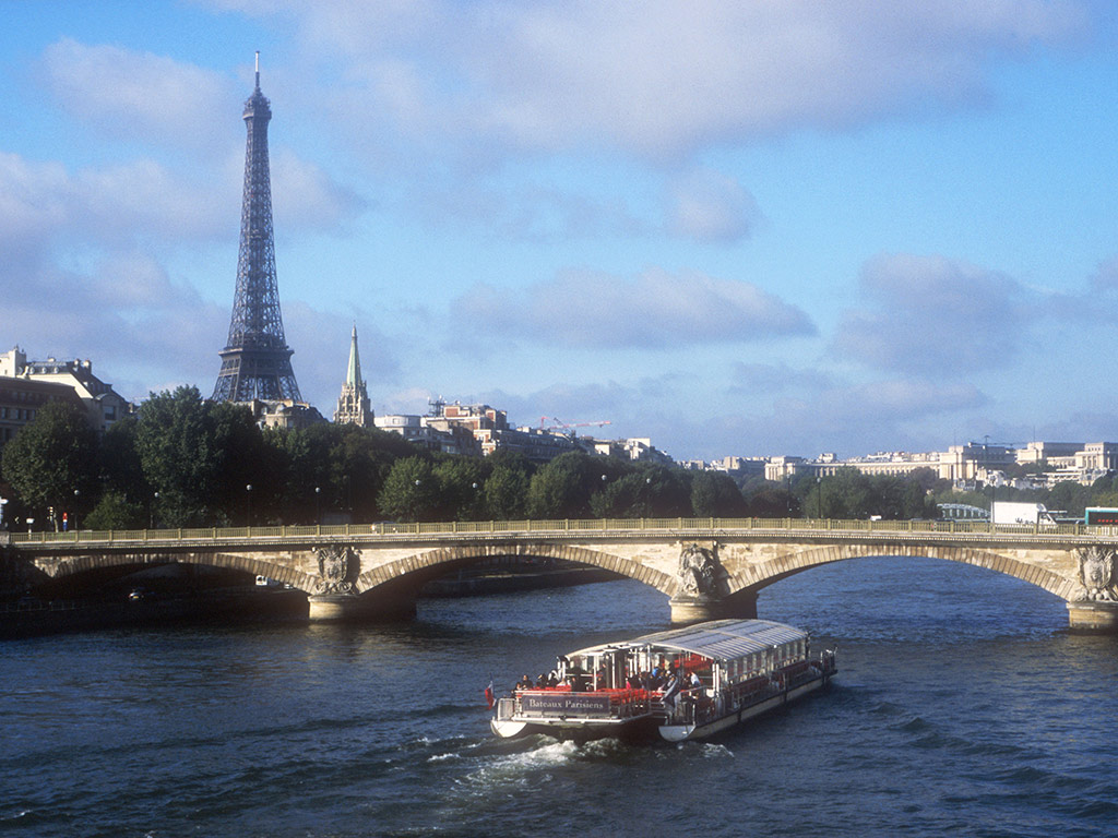 Dinner at the Eiffel Tower Madame Brasserie, Seine Cruise and Moulin Rouge Show 