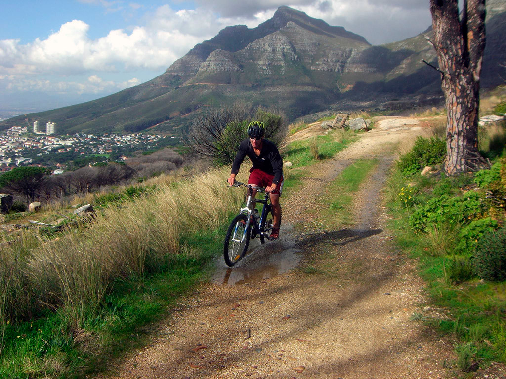 E-Biking Mountain Adventure - Half-Day Tour
