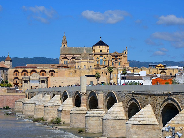 Explore Cordoba Caliphal City
