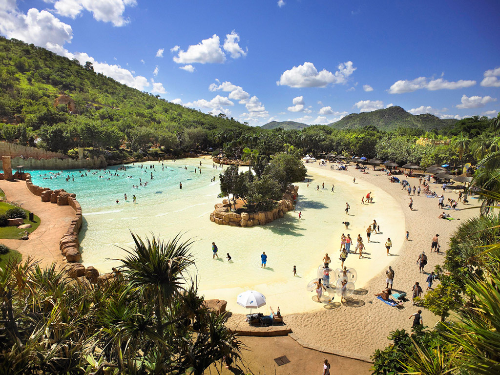Sun City and Pilanesberg Nature Reserve - Full-Day Tour