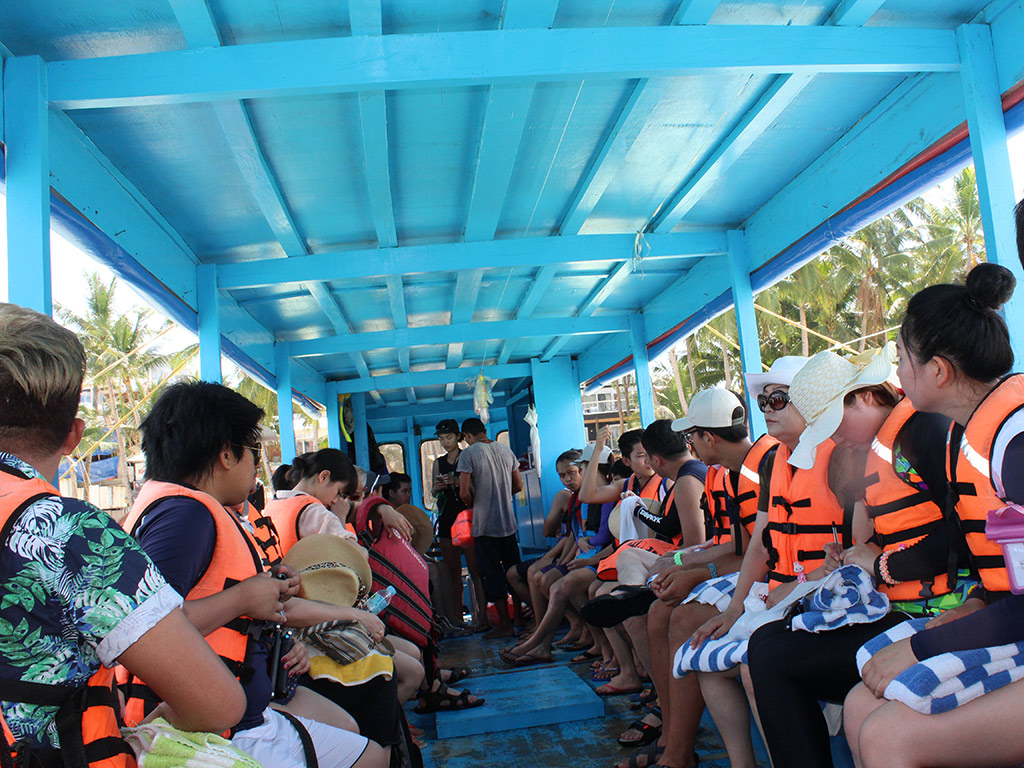 Island Hopping with Snorkelling and Crystal Cave Tour - Boracay Island