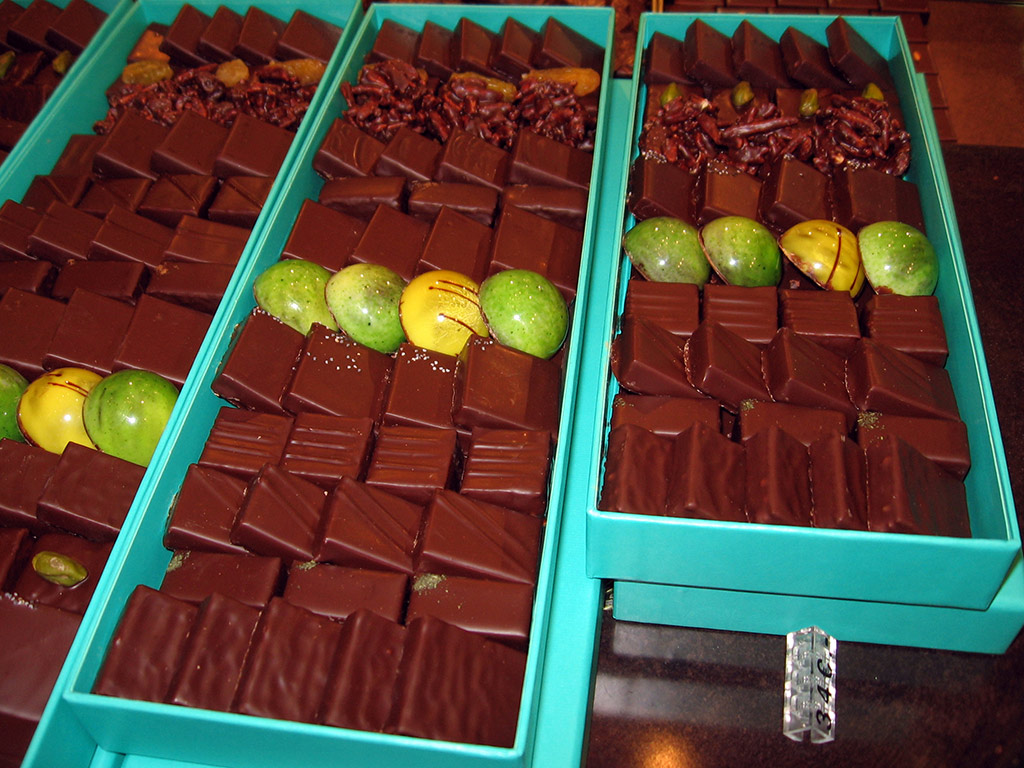 Saint-Germain Pastry and Chocolate Tour - Paris