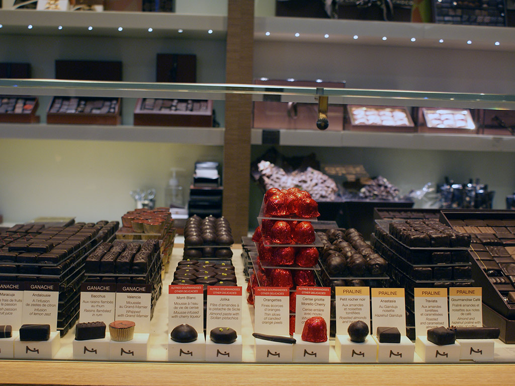 Walking Tour Center of Paris for the Chocolate Shops