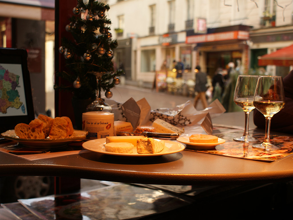 Gourmet Food Tour in Central Paris
