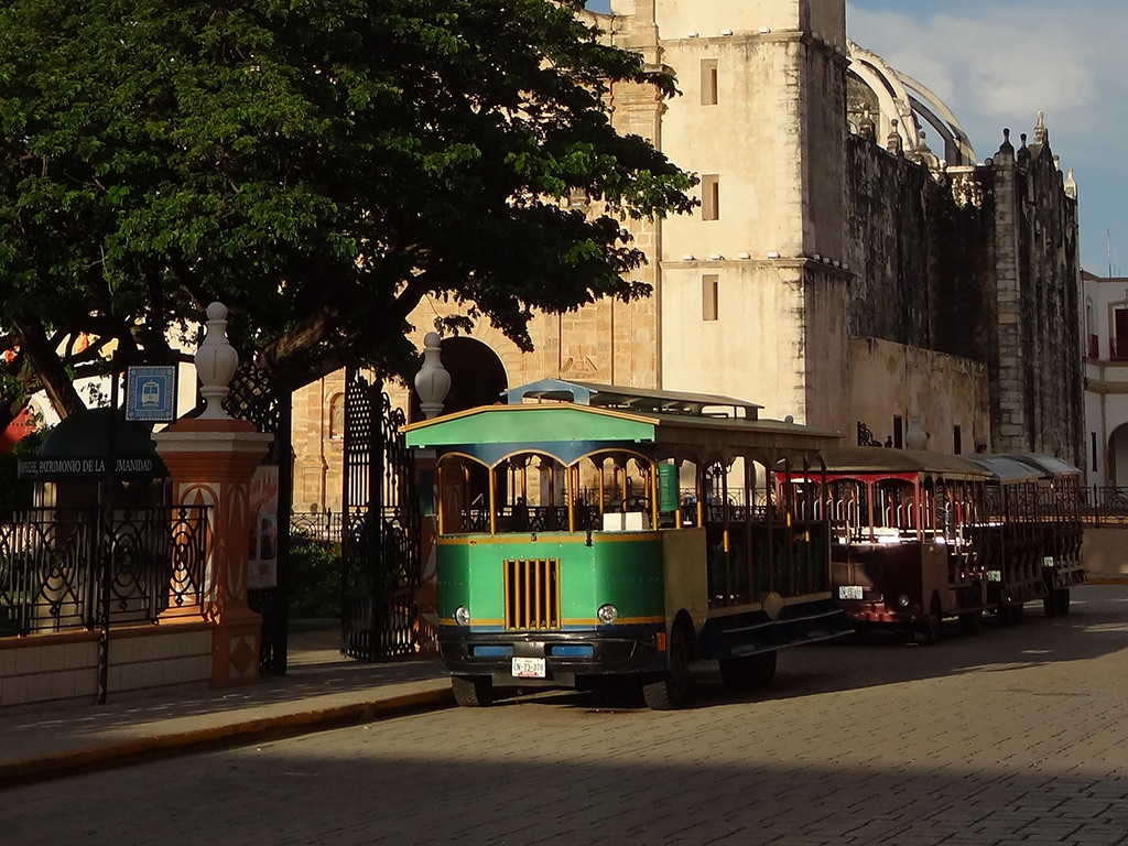 City Tour: The Jewel in Front of the Sea
