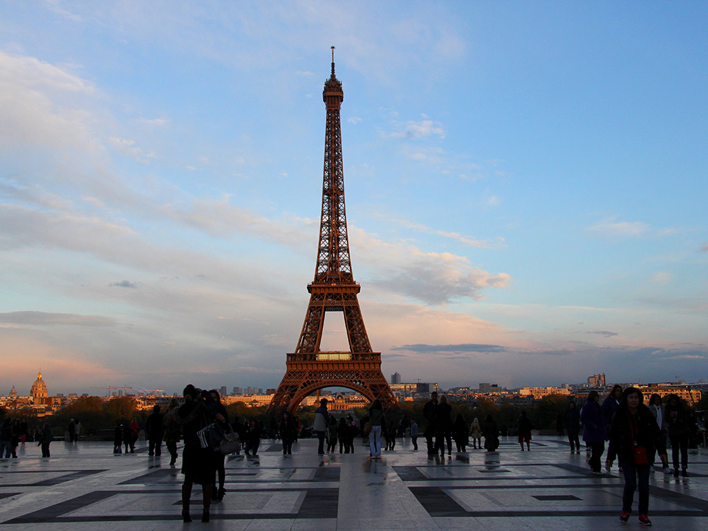 Eiffel Tower Ticket with Priority Access and Audioguide + Seine River Cruise - Paris