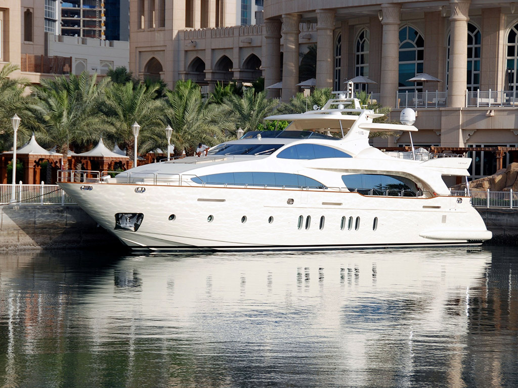 Yacht 33 Feet - 1 Hour Rental - Dubai