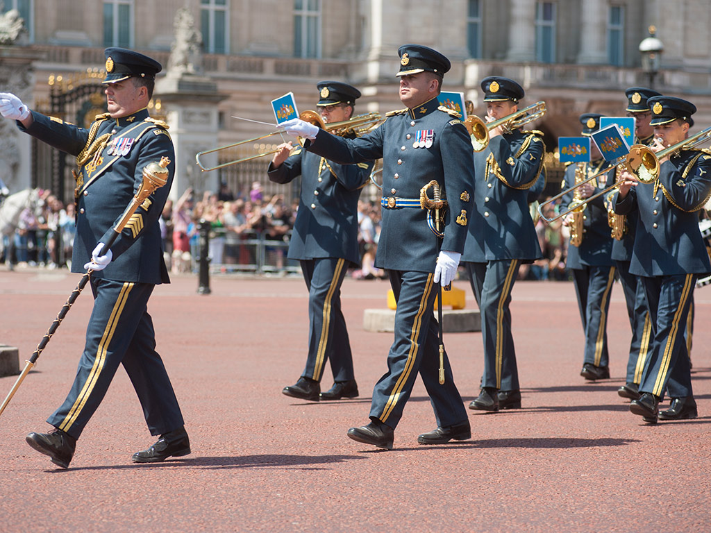 Changing of the Guard - Walking Tour - London