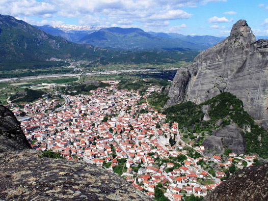 Discover Meteora by bus with optional meal  - Full-Day Tour - Athens