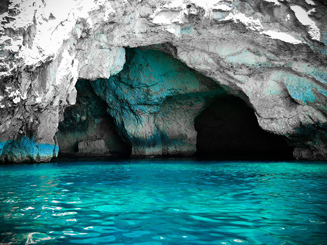 Blue Grotto and Market at Marsaxlokk Fishing Village