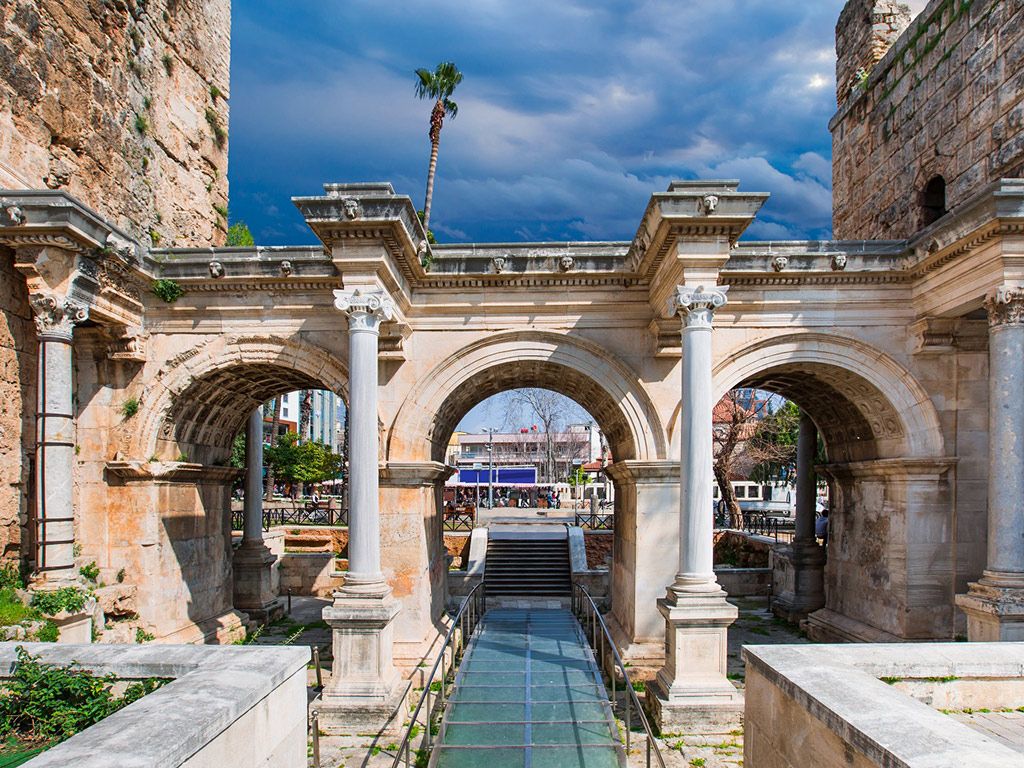 Antalya: City Tour with Boat Trip, Old Town and Waterfalls - Full-Day Tour