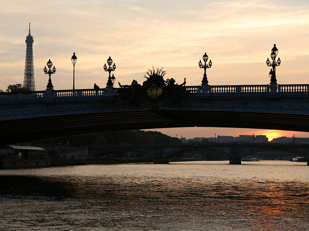 Bateaux Mouches - The Sparkling Cruise image 7