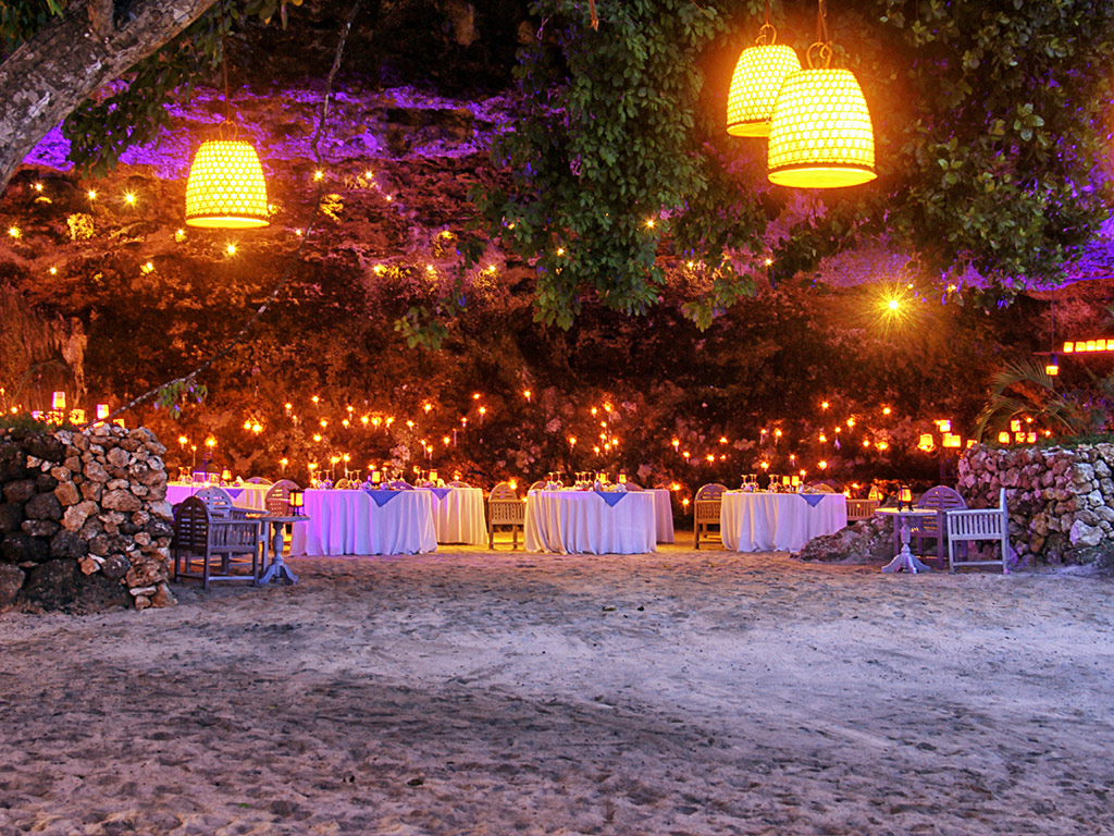 Half Day Secret Cave Dining - Private Tour