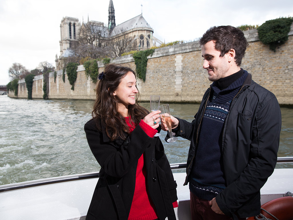 Vedettes de Paris - Seine Sightseeing Cruise