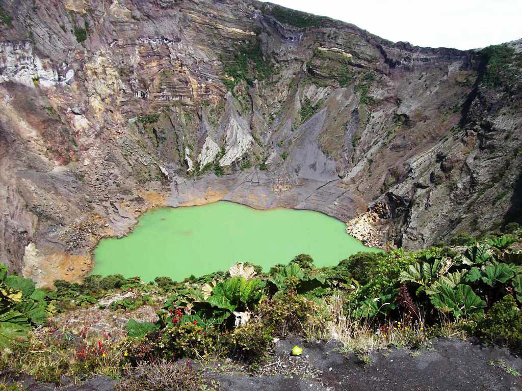 Irazu Volcano and Hacienda Orosi Hot Springs - San José / Central Valley