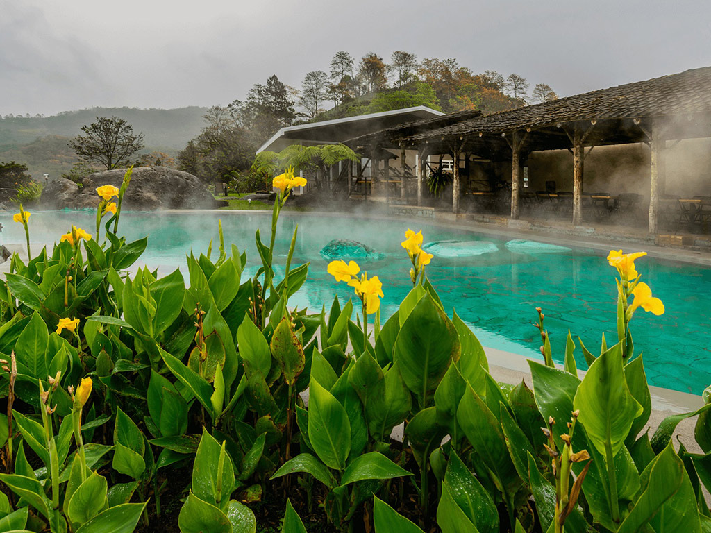 Irazu Volcano and Hacienda Orosi Hot Springs - San José / Central Valley