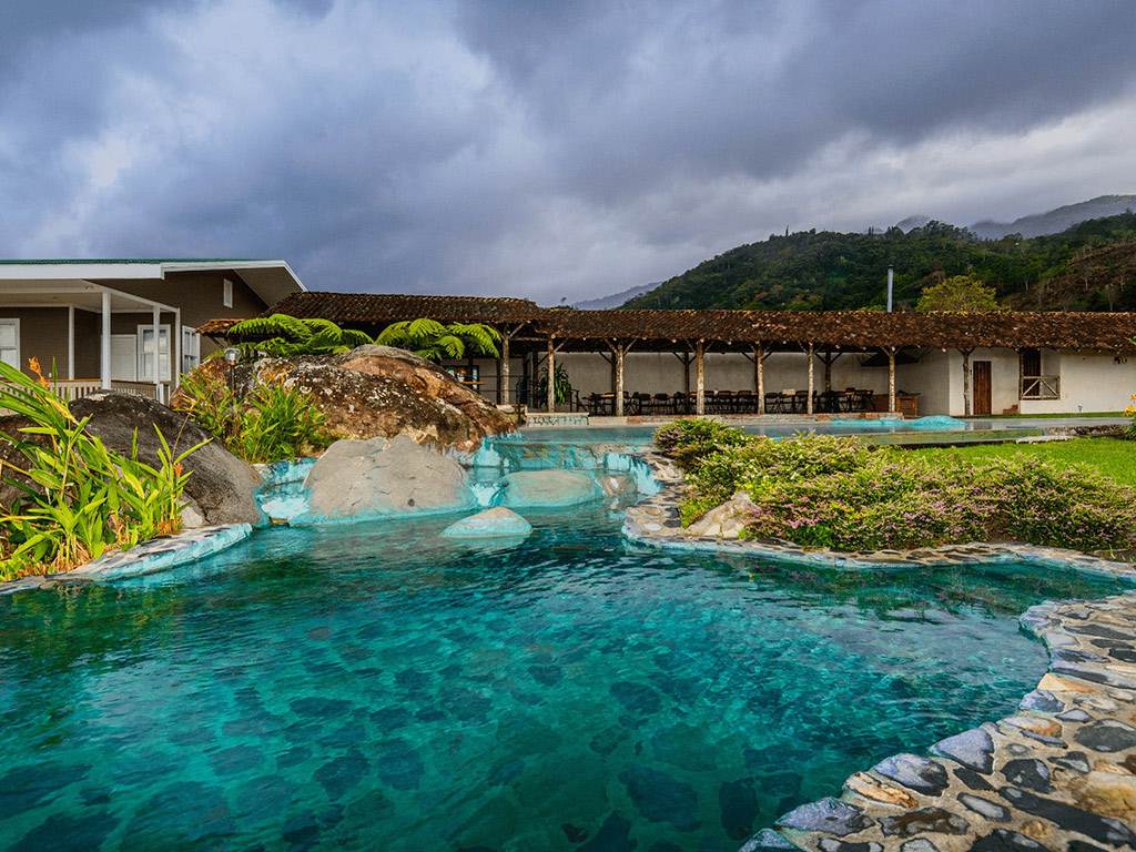 Irazu Volcano and Hacienda Orosi Hot Springs - San José / Central Valley